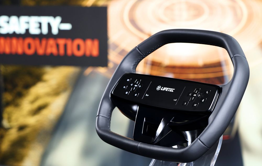 ZF Lifetec steering wheel with controls on display